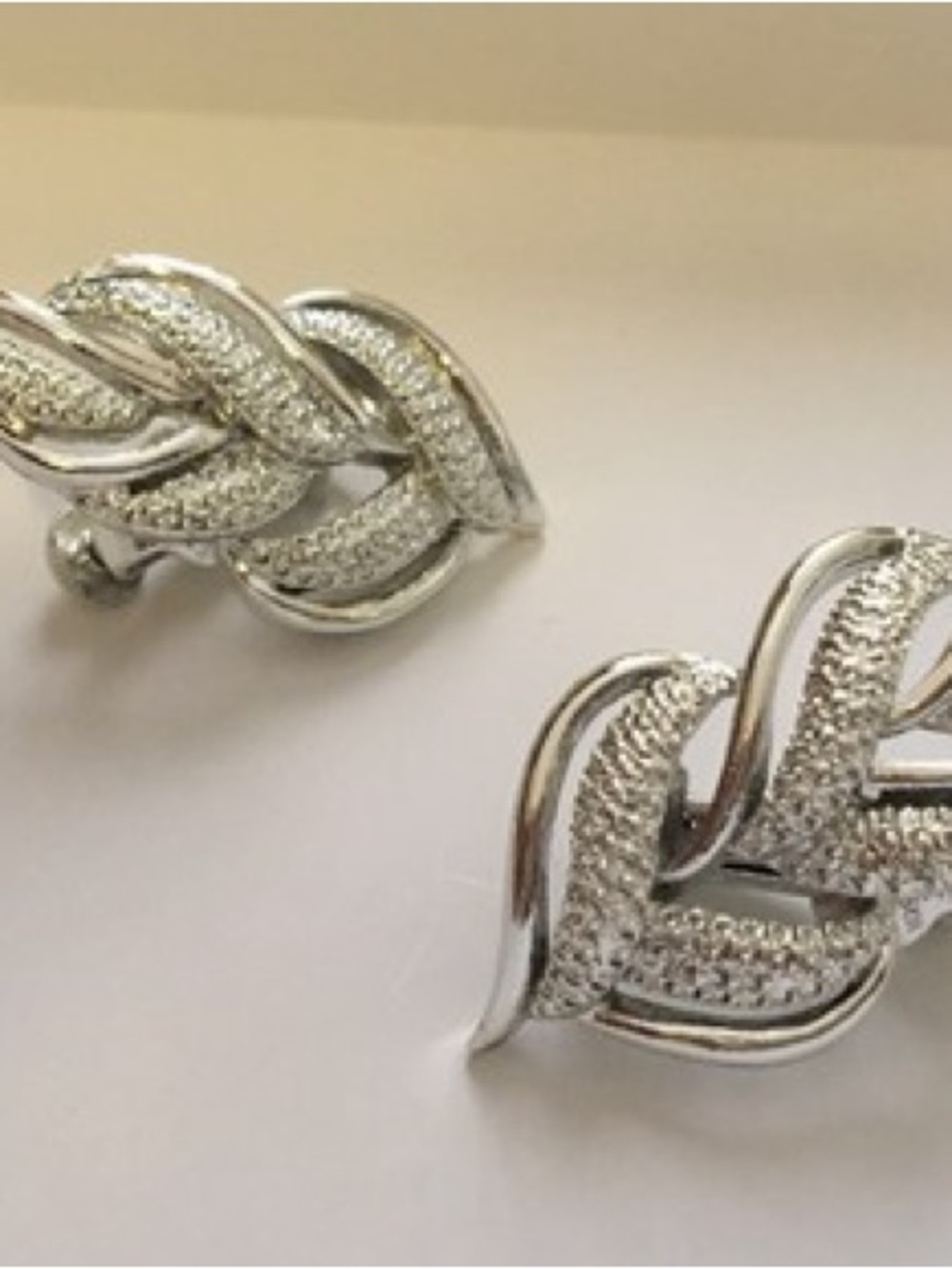 Coro Silver Tone Beautiful Stylized Leaves in Clip On Earrings 1-3/4"